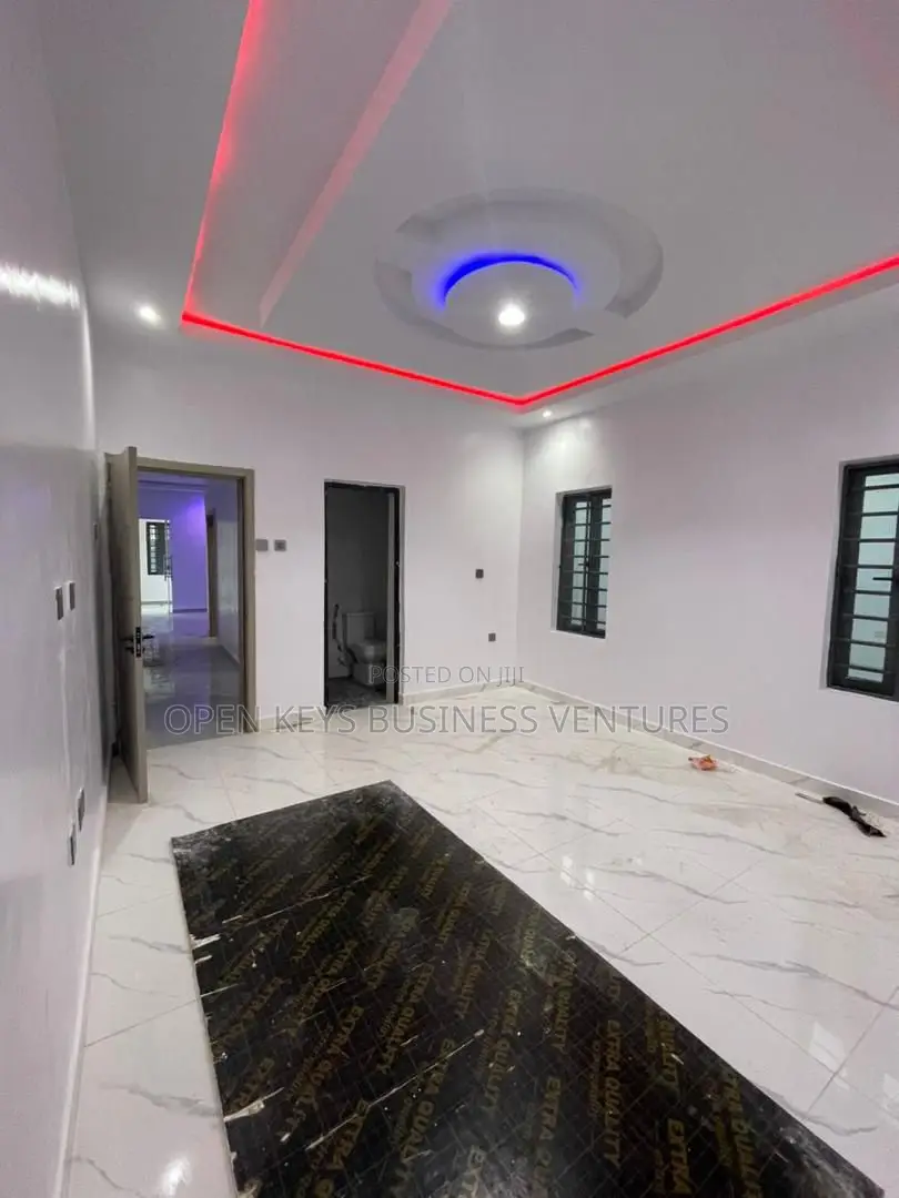 Furnished 3bdrm Bungalow in Alao Akala Estate, Akobo for sale
