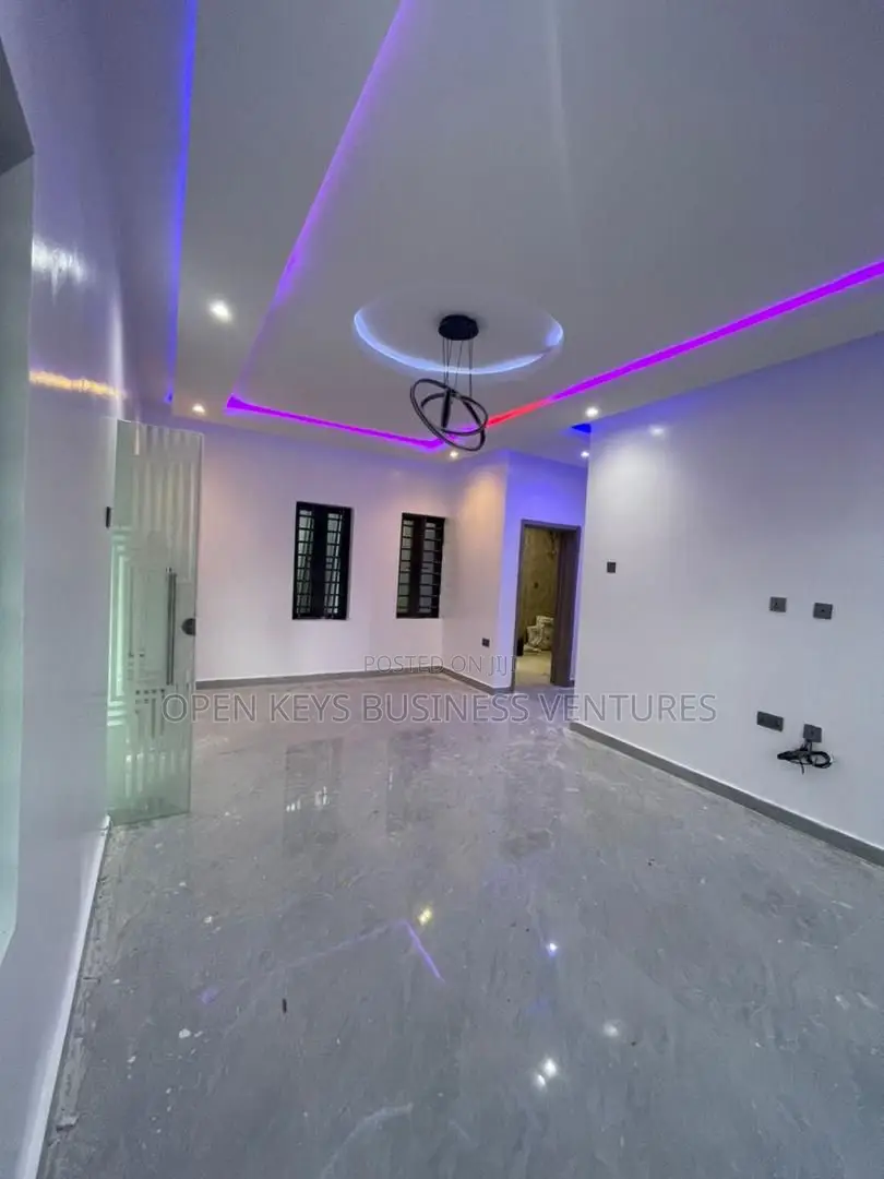 Furnished 3bdrm Bungalow in Alao Akala Estate, Akobo for sale