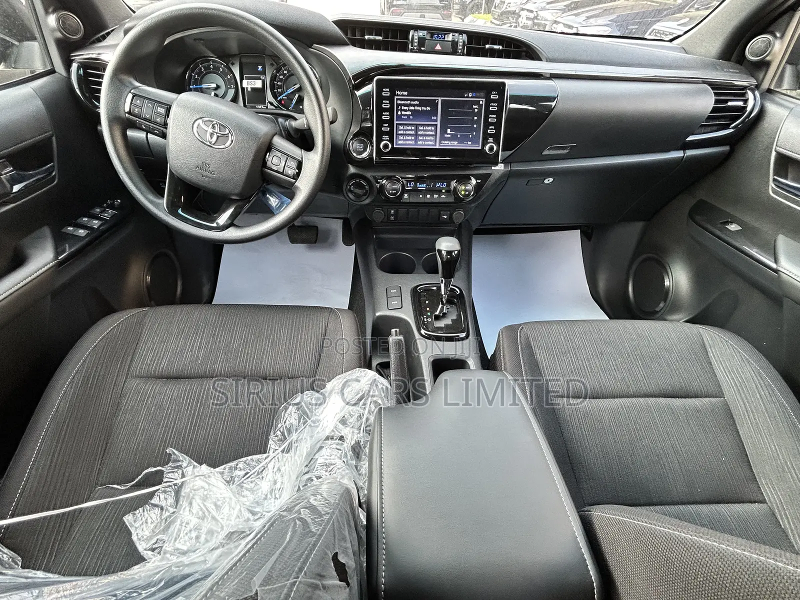 New Toyota Hilux 2025 Black