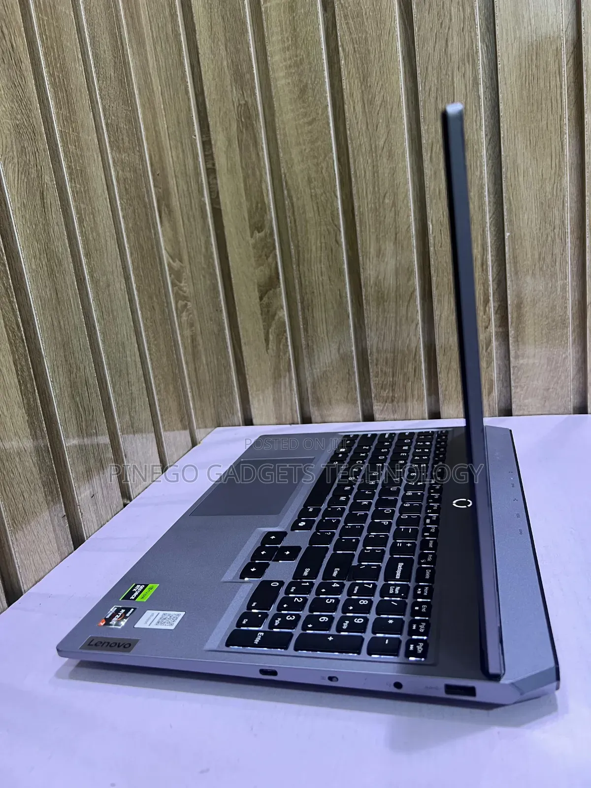 Laptop Lenovo LOQ 15ARP9 16GB AMD Ryzen 7 SSD 512GB