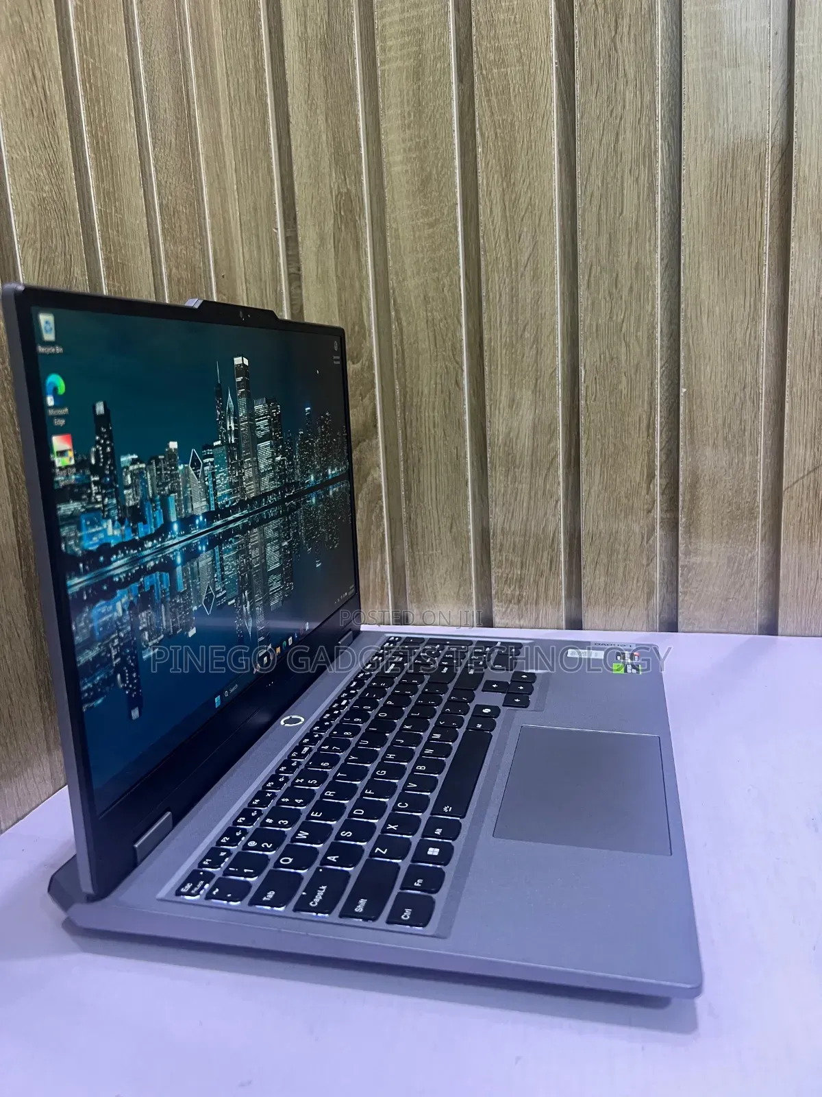 Laptop Lenovo LOQ 15ARP9 16GB AMD Ryzen 7 SSD 512GB