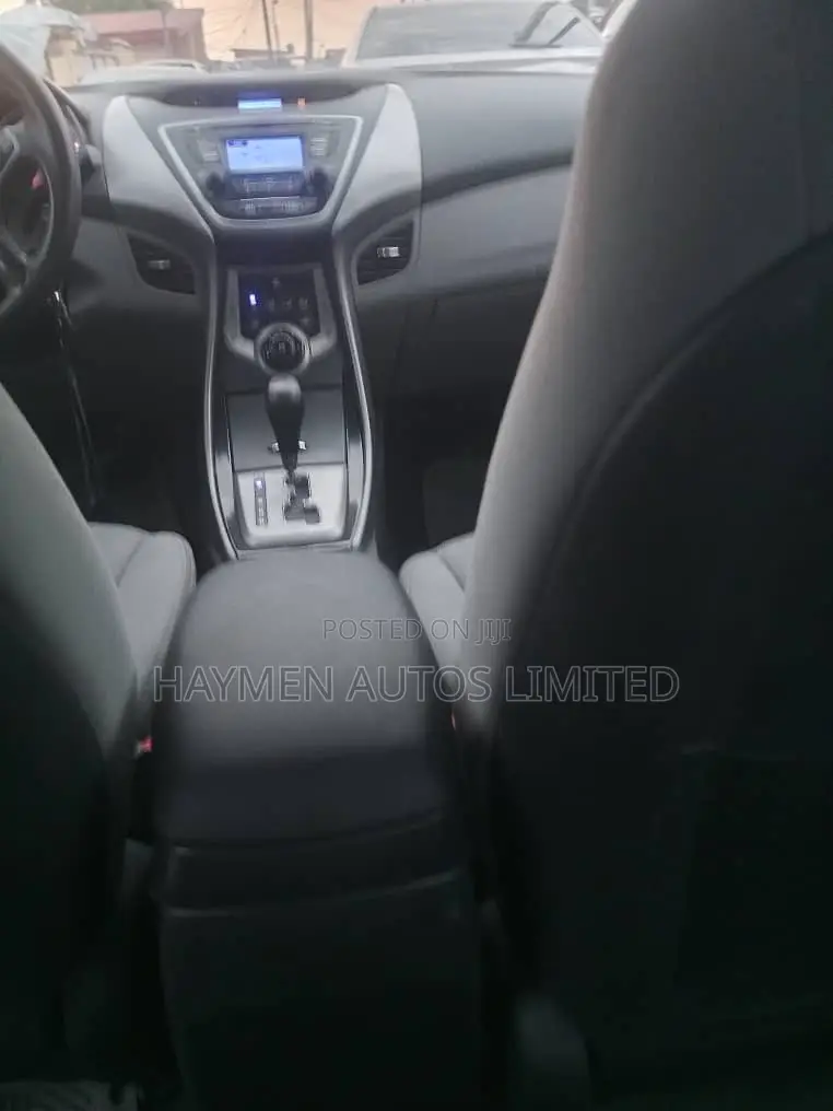 Hyundai Elantra Limited Sedan FWD (1.8L 4cyl 6A) 2013 Gray