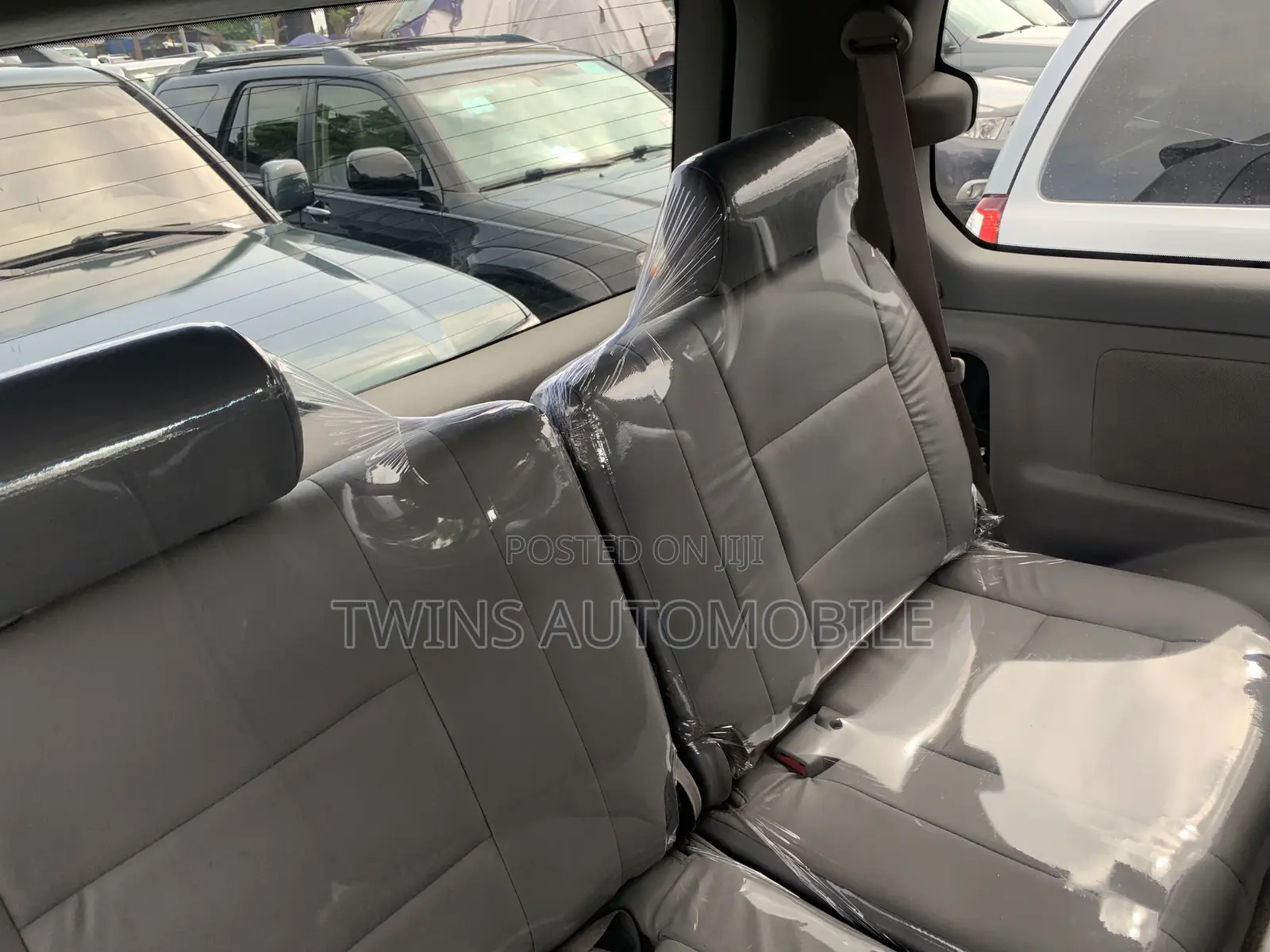 Toyota Land Cruiser 2004 Gray