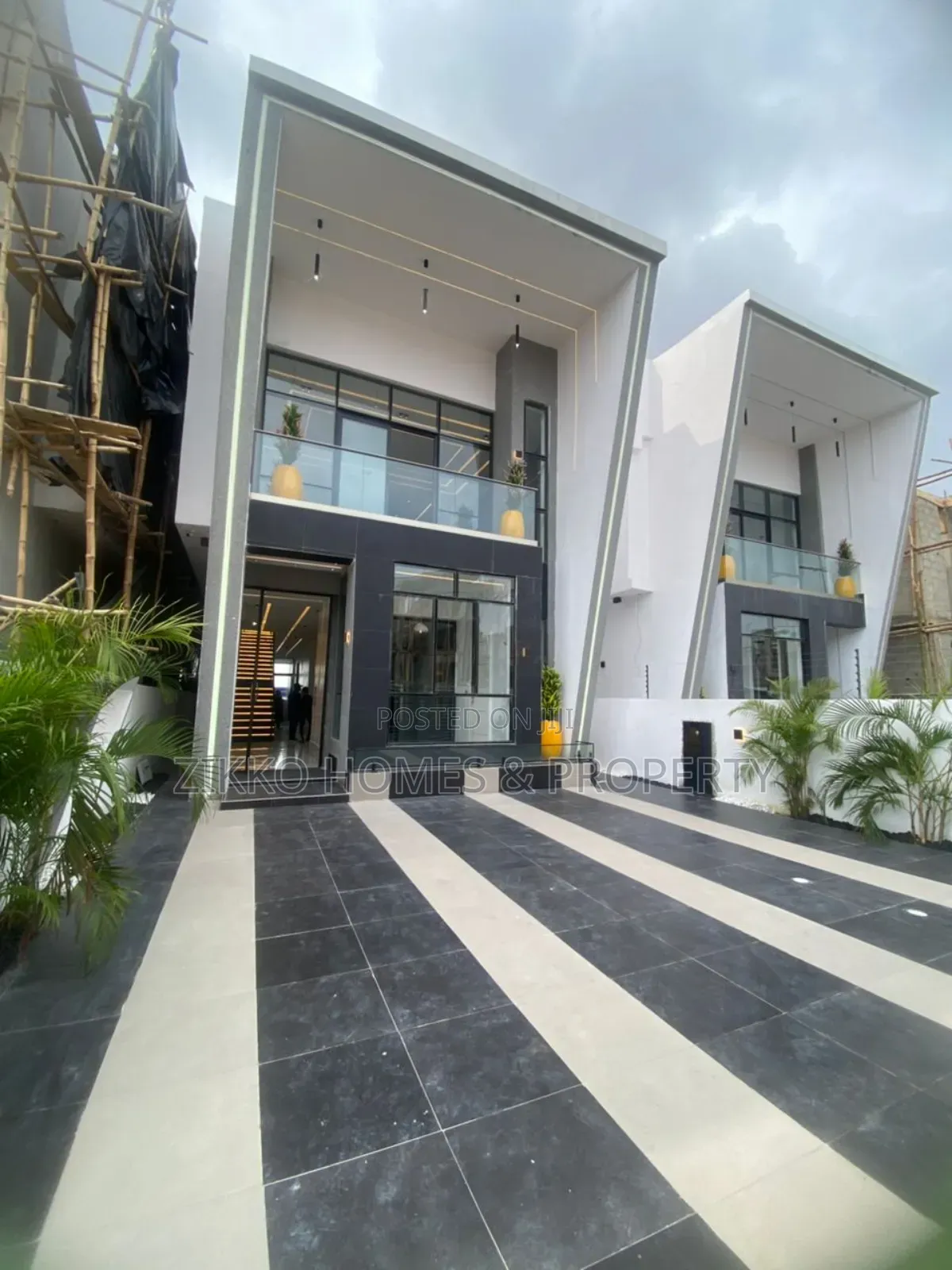 5bdrm Duplex in Ajah, Lekki for sale