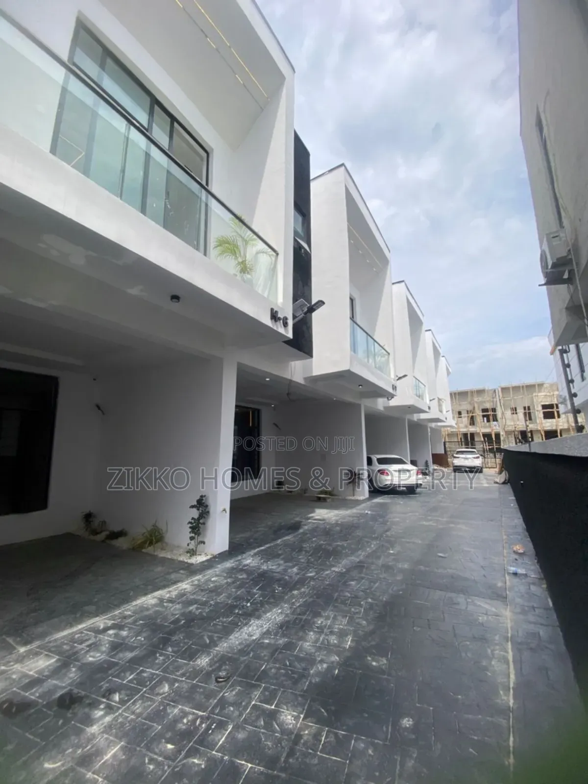 3bdrm Townhouse/Terrace in Ikota, Lekki for sale