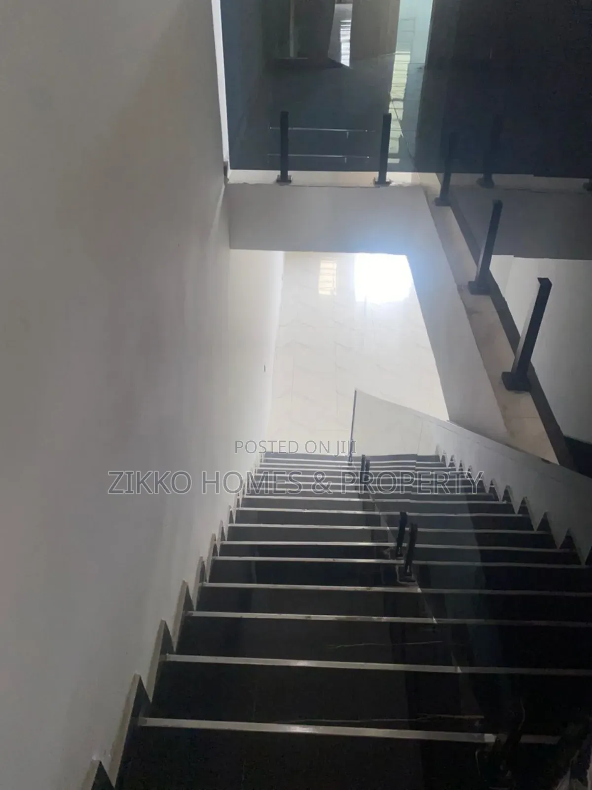 4bdrm Duplex in Ikota, Lekki for sale