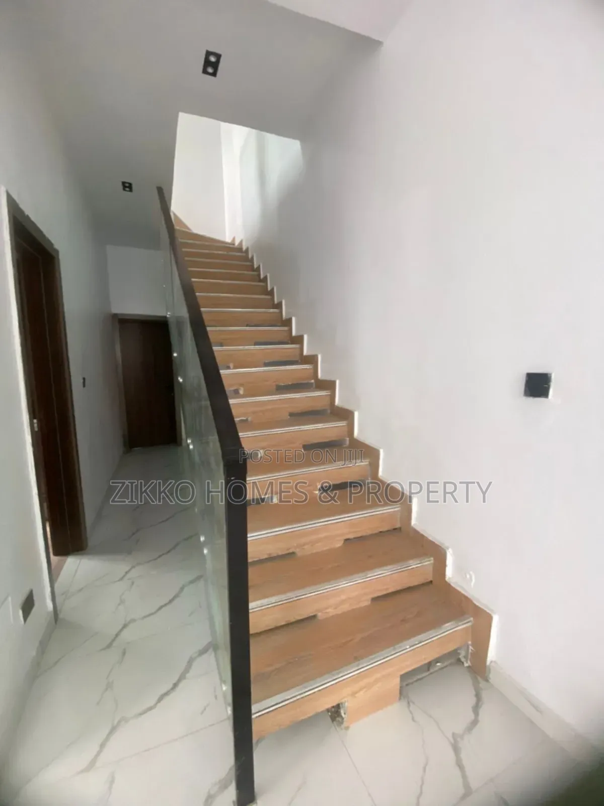 4bdrm Duplex in Ikota, Lekki for sale