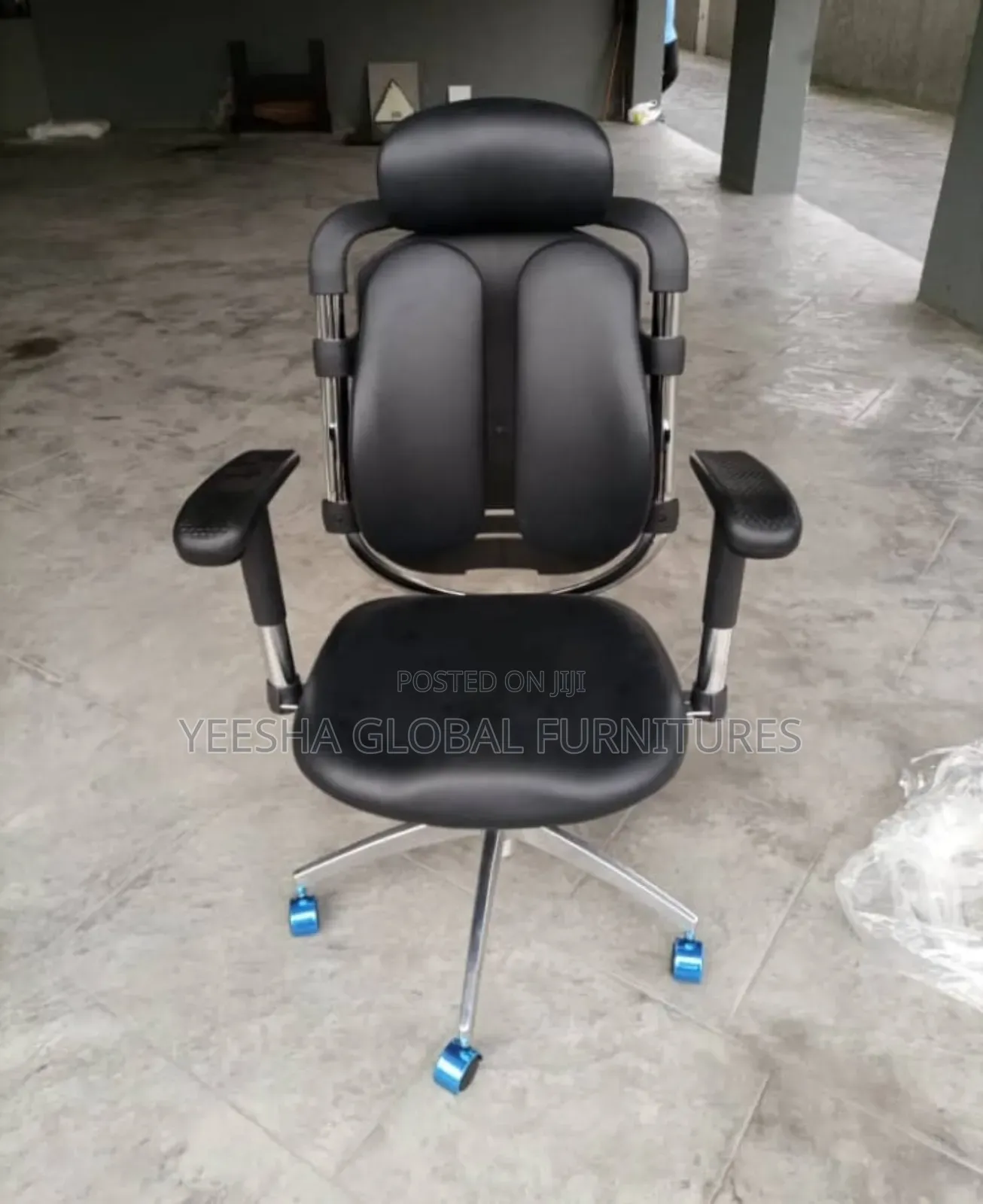 Executive Kidney Chair With Adjustable Hand