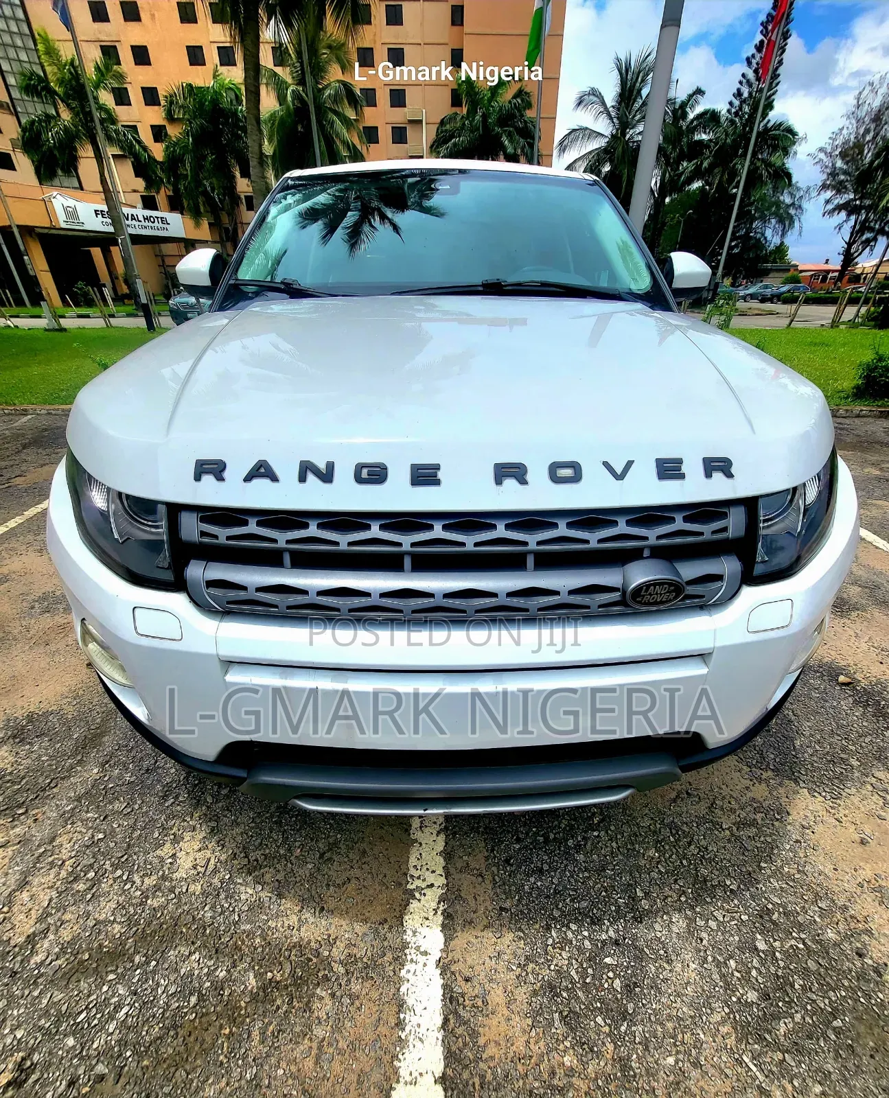 Land Rover Range Rover Evoque Prestige 4x4 (2.0L 4cyl 9A) 2014 White