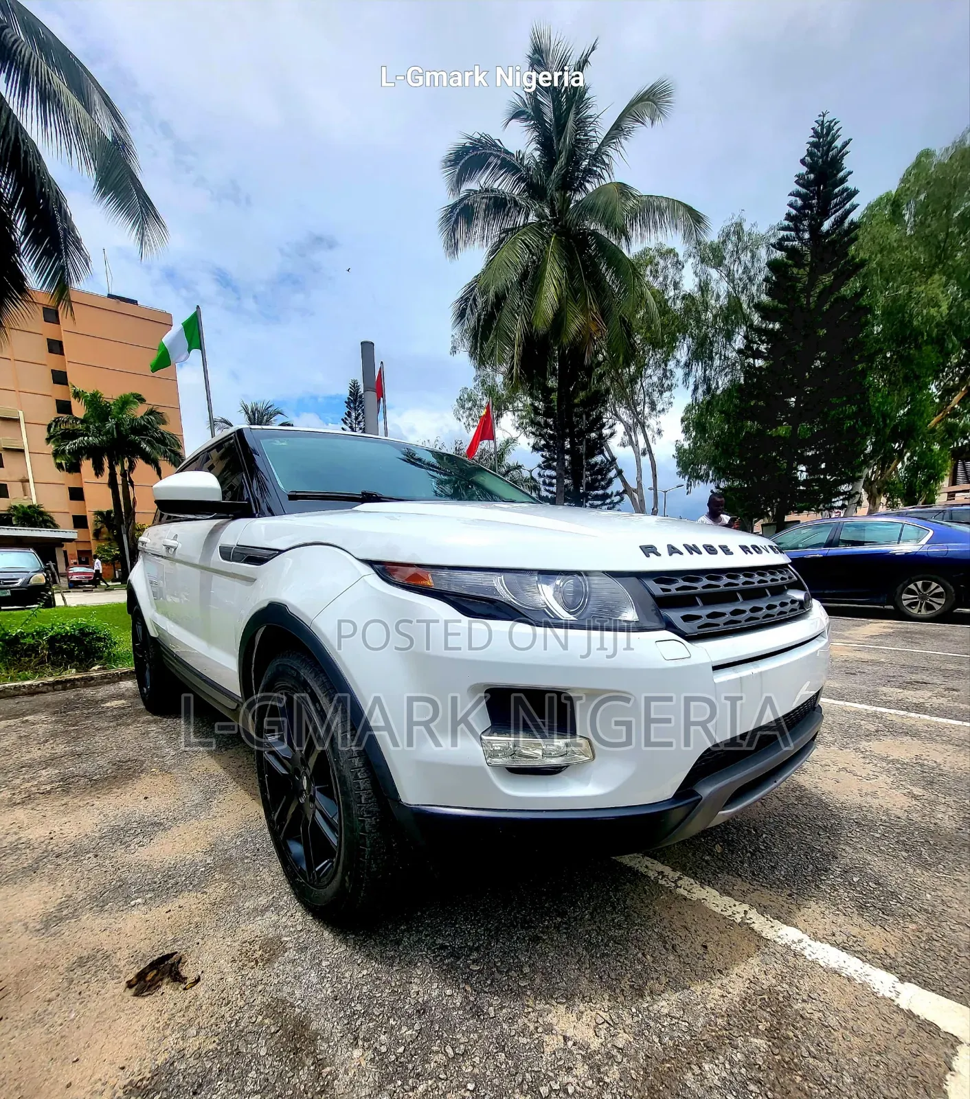 Land Rover Range Rover Evoque Prestige 4x4 (2.0L 4cyl 9A) 2014 White