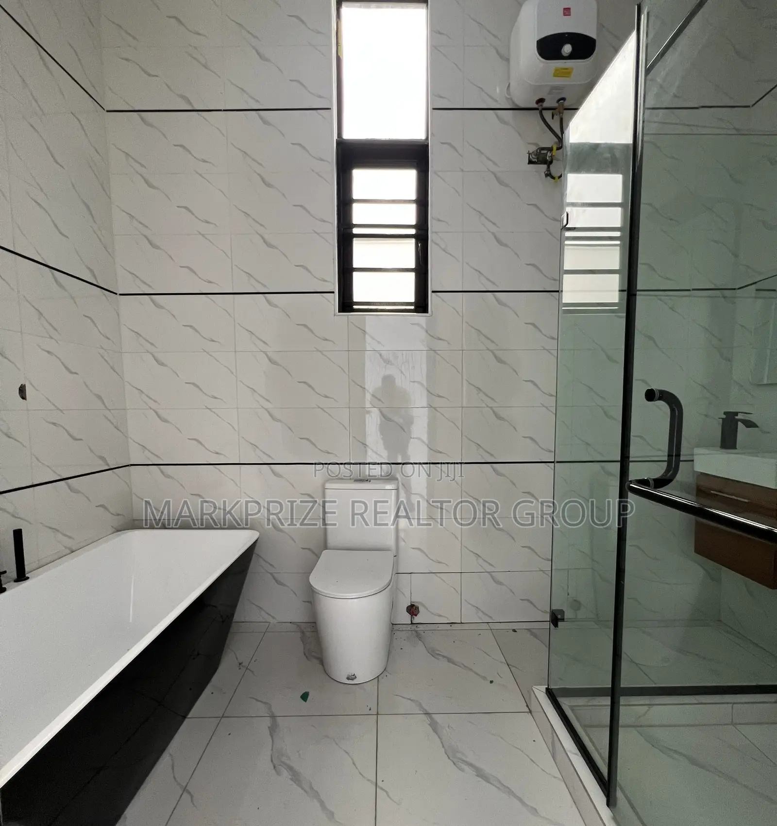 4bdrm Duplex in Orchid 2Nd Toll Gate for sale