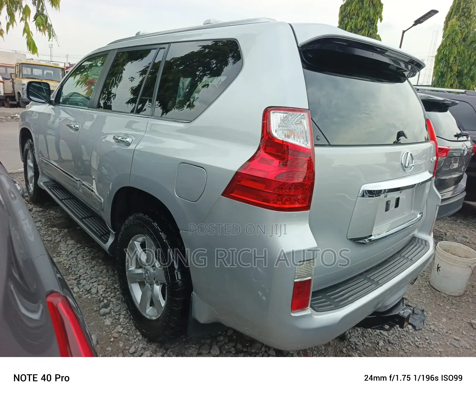Lexus GX 2012 Silver