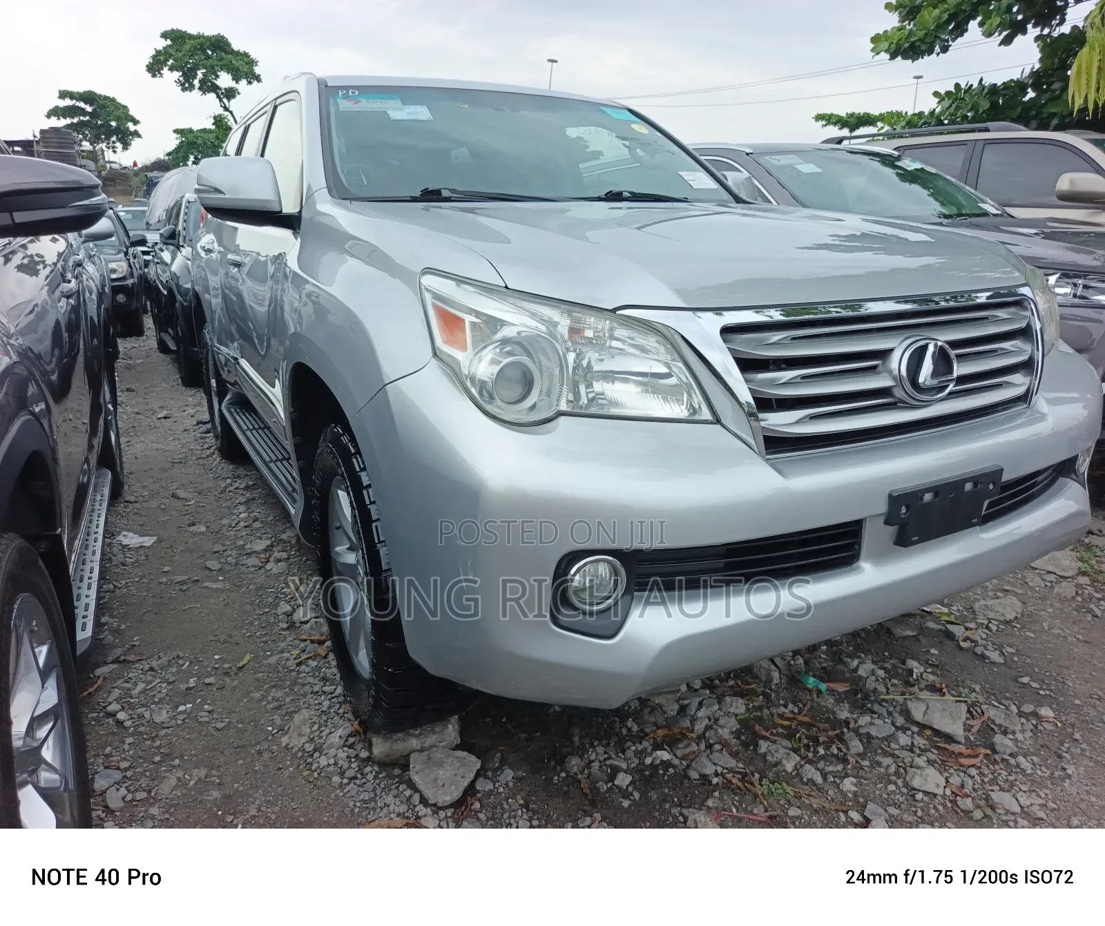 Lexus GX 2012 Silver