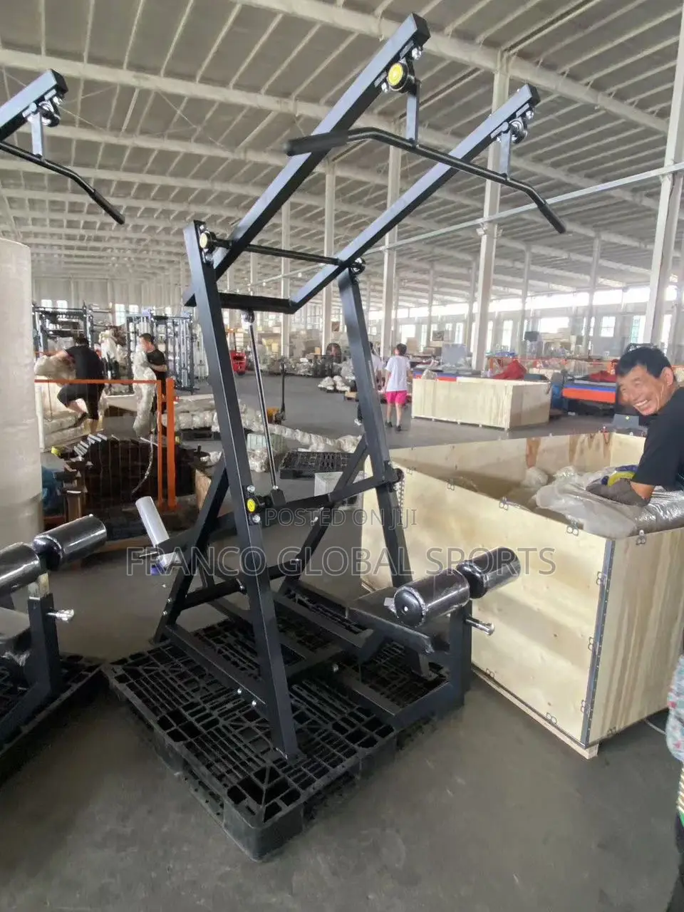 Lat Pull Plate Loader