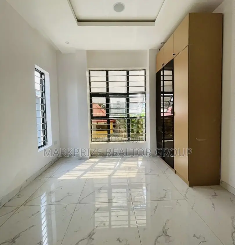 4bdrm Duplex in Magodo Phase 1 Lagos for sale