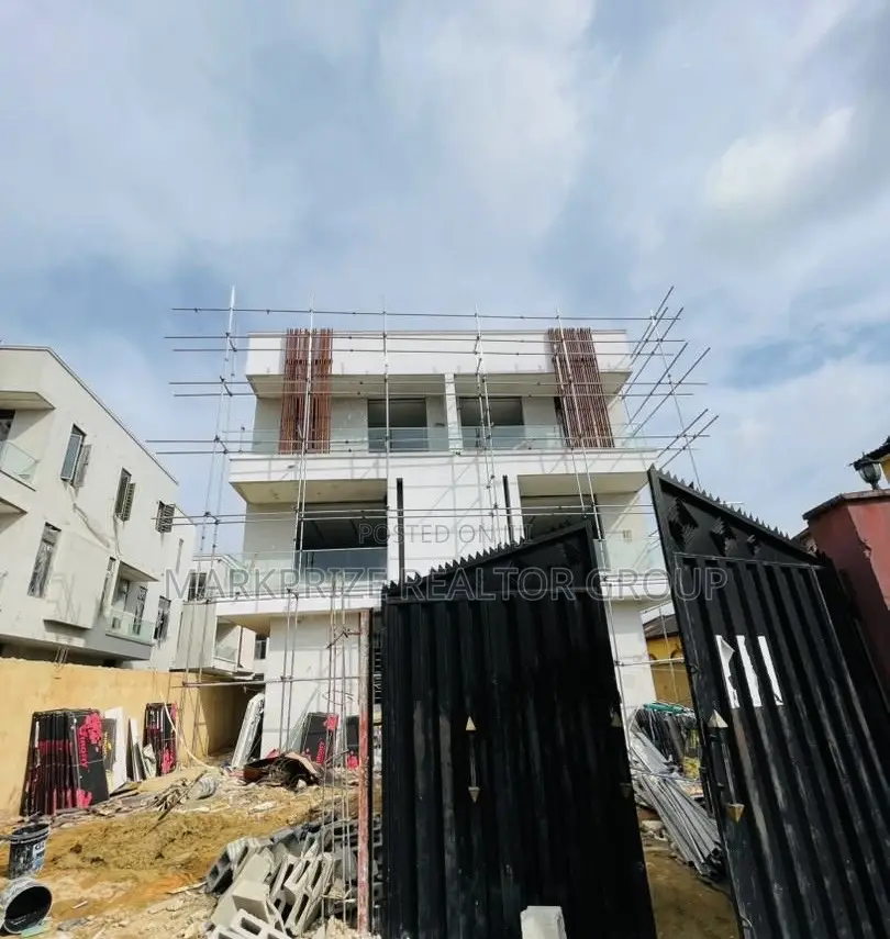 4bdrm Duplex in Omole Phase 2 Lagos for sale