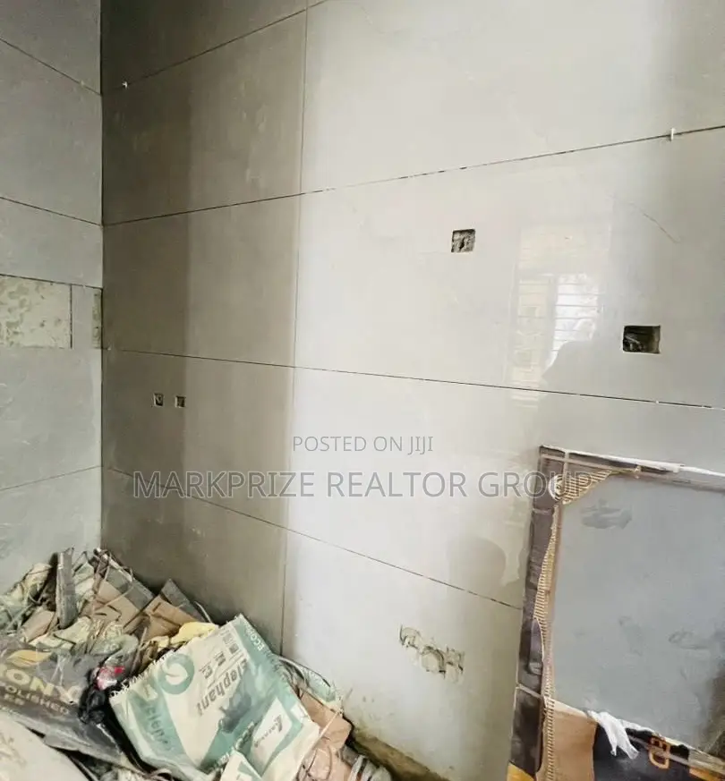 4bdrm Duplex in Omole Phase 2 Lagos for sale