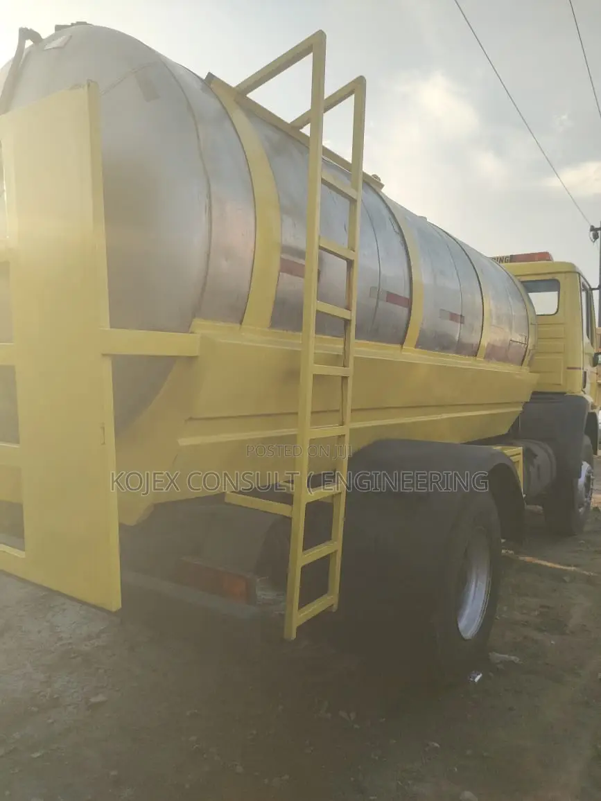 Foreign Used 1820 Mercedes-Benz 4wd Water Tanker Dispenser