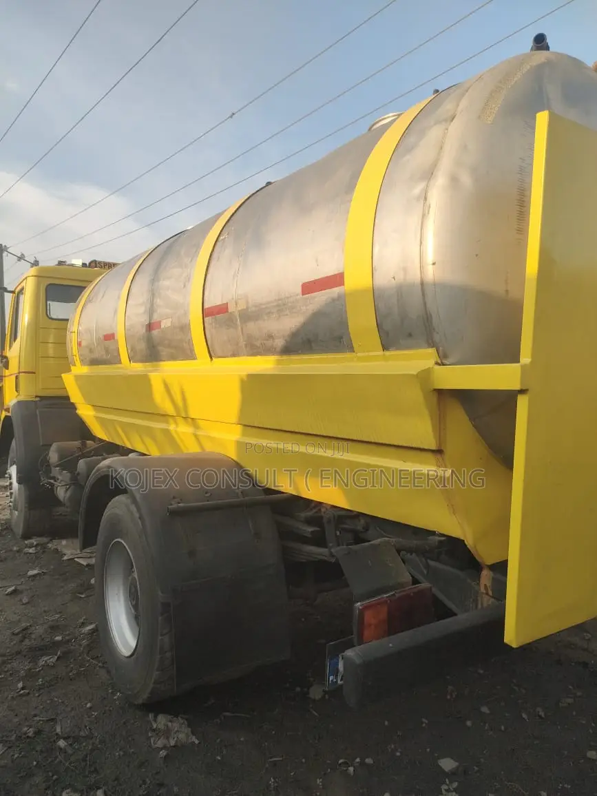 Foreign Used 1820 Mercedes-Benz 4wd Water Tanker Dispenser