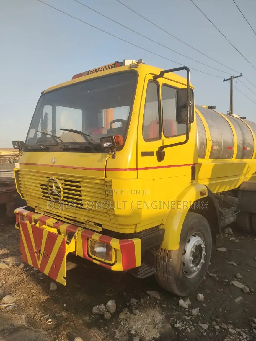 Foreign Used 1820 Mercedes-Benz 4wd Water Tanker Dispenser