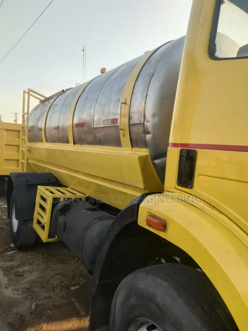Foreign Used 1820 Mercedes-Benz 4wd Water Tanker Dispenser