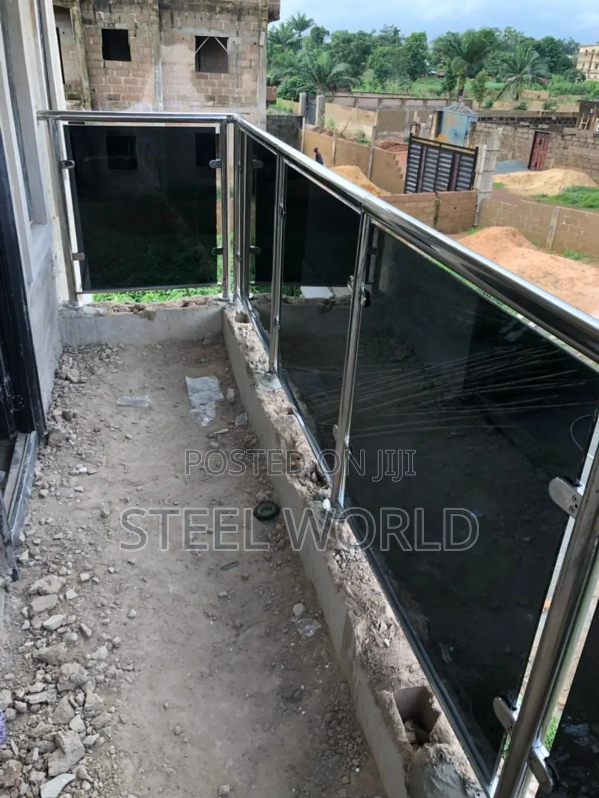 Black 10m Glass Design