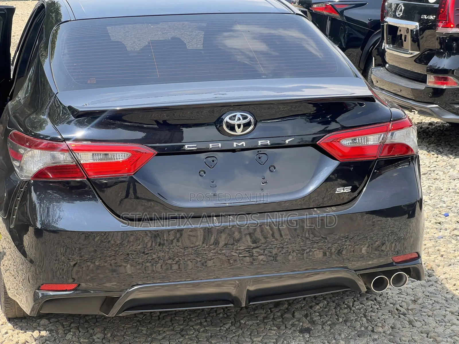 Toyota Camry SE FWD (2.5L 4cyl 8AM) 2018 Black