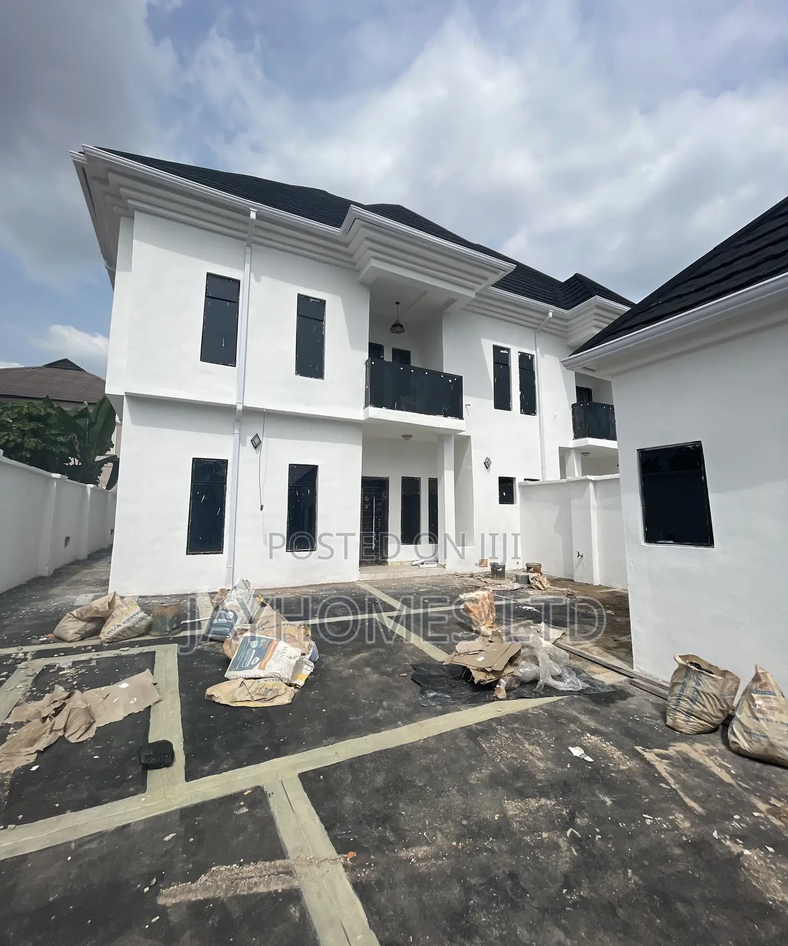 Standard 4 Bedroom Duplex With Security House for Sale in Gra Asaba