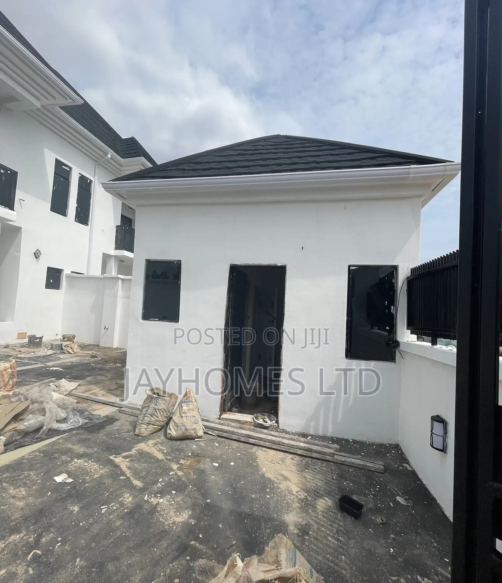 Standard 4 Bedroom Duplex With Security House for Sale in Gra Asaba