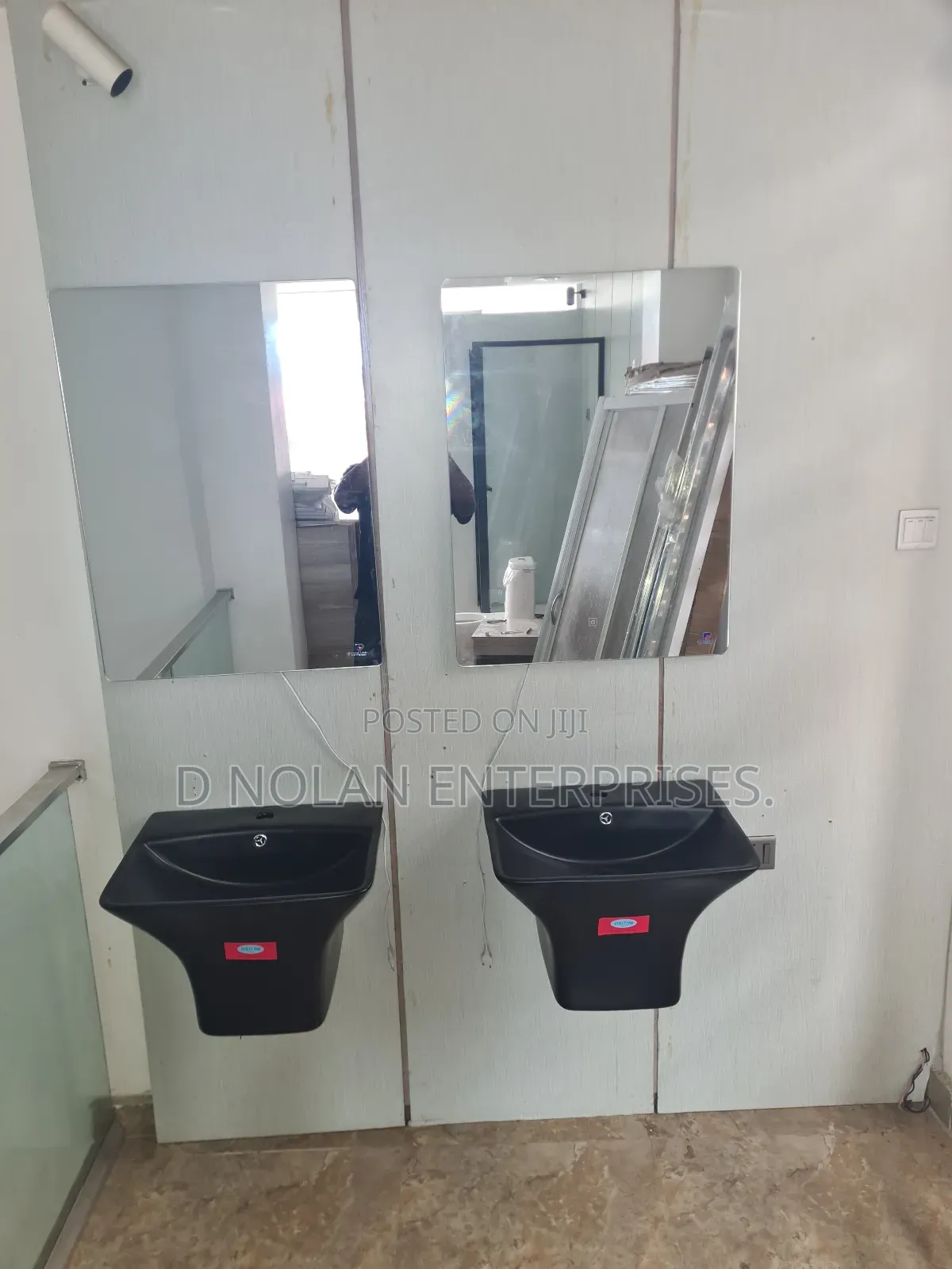 Black ⚫ Square Toilet Basin