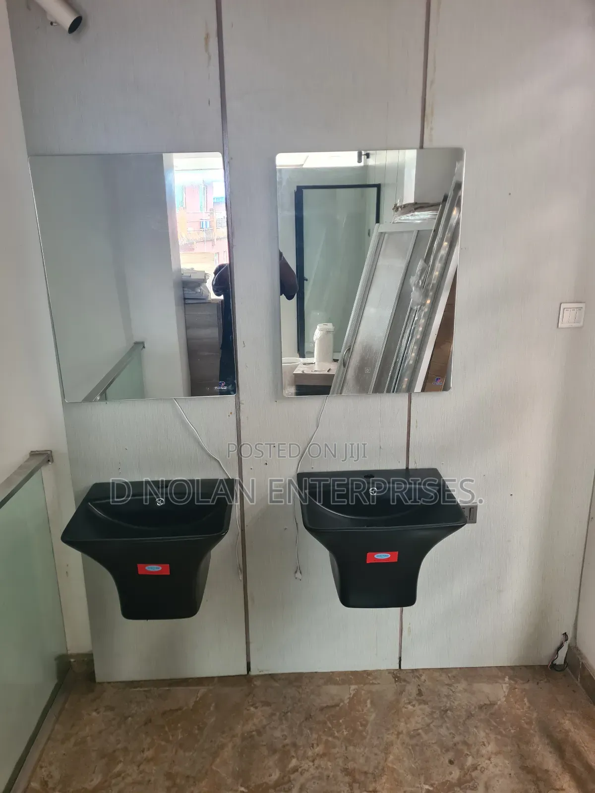 Black ⚫ Square Toilet Basin