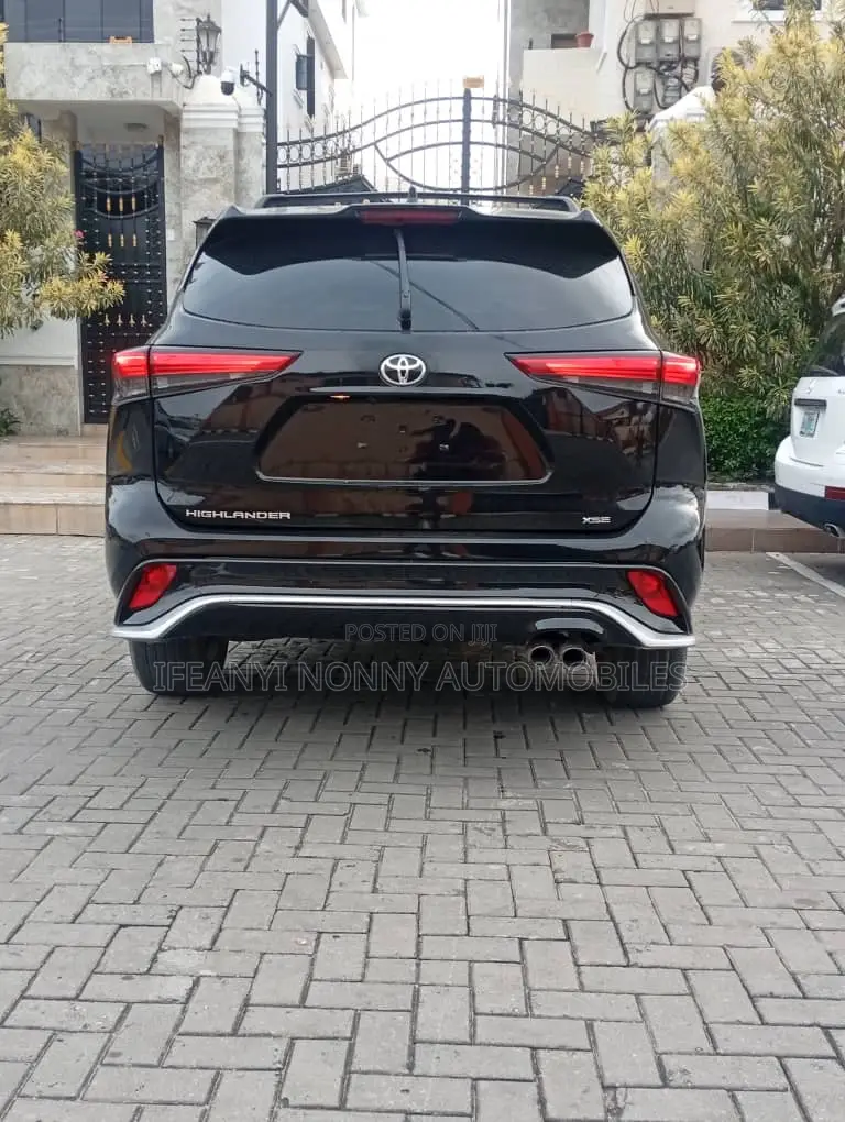 Toyota Highlander XSE 2021 Black