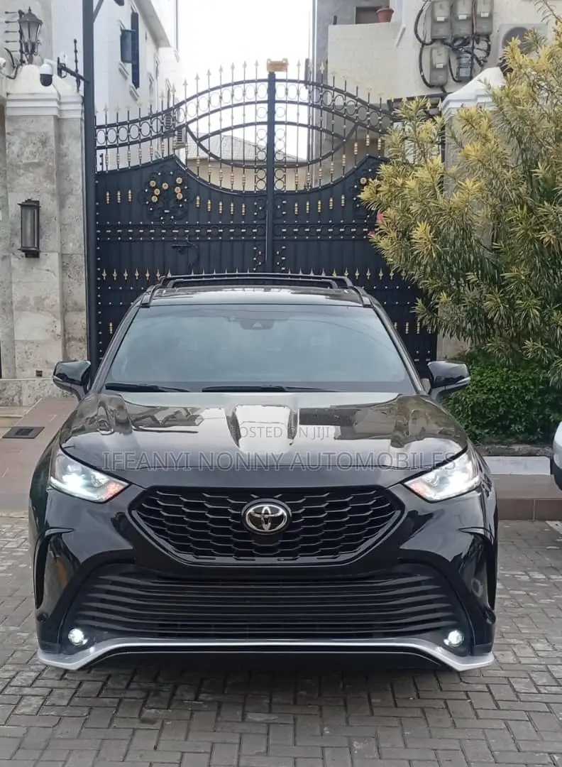 Toyota Highlander XSE 2021 Black