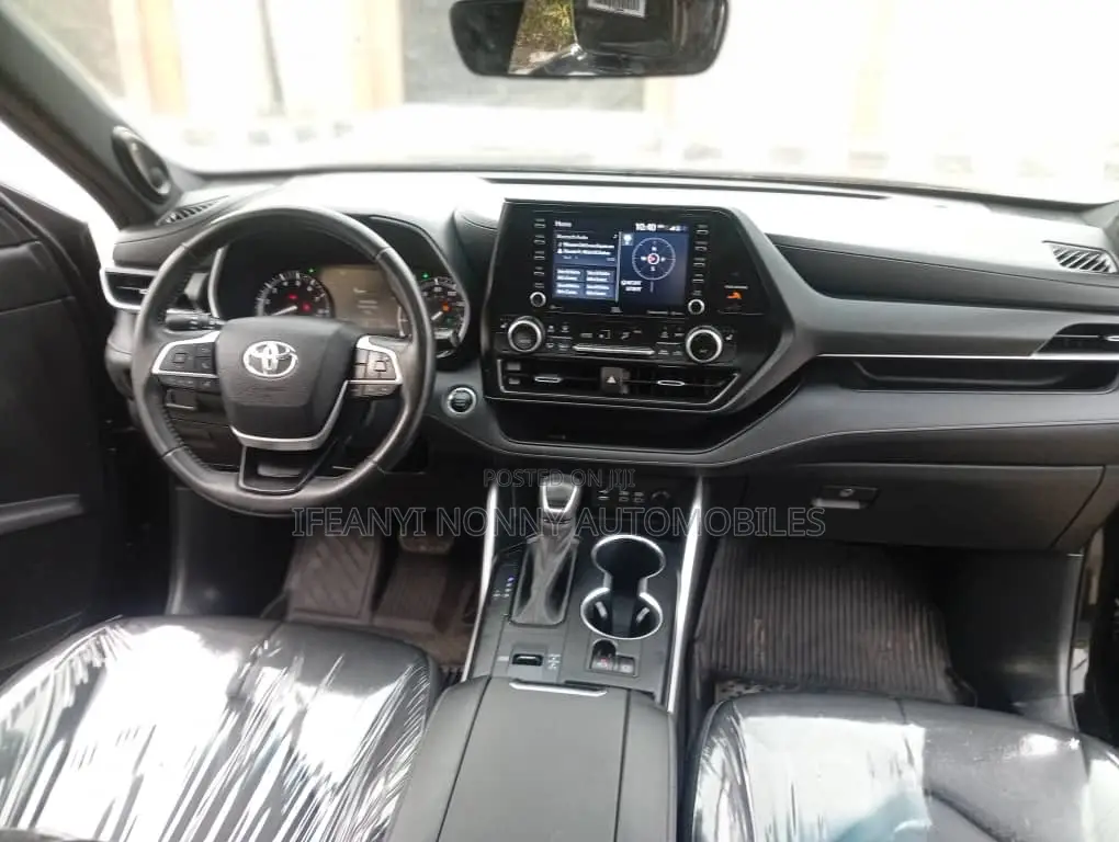Toyota Highlander XSE 2021 Black