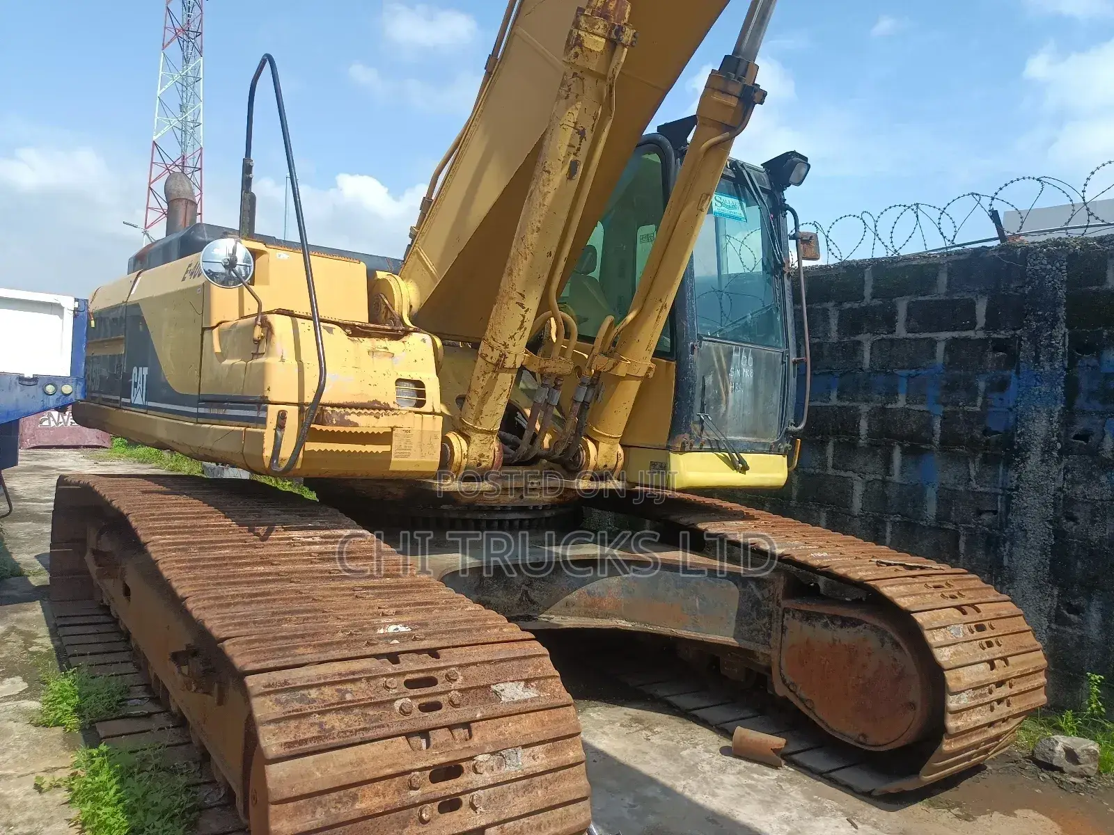 E-408 Caterpillar Excavator