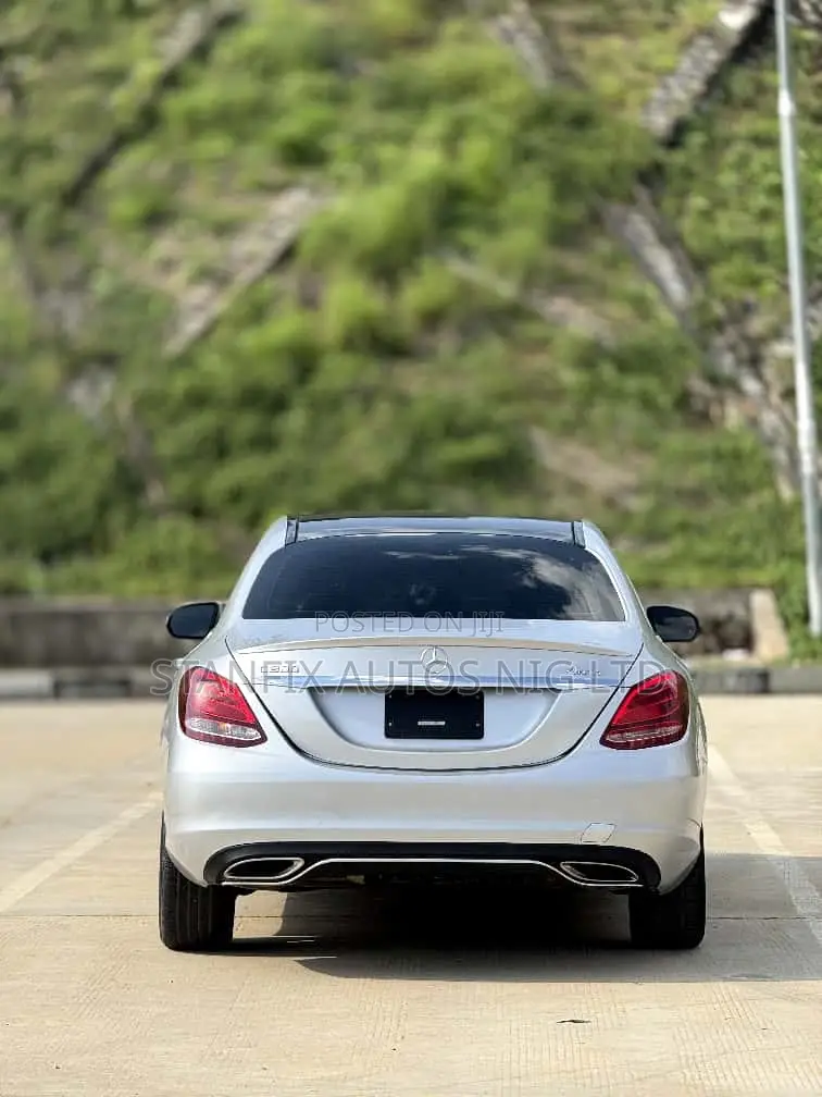 Mercedes-Benz C300 Luxury 4dr AWD 4Matic Sedan (2.0L 4cyl 7A) 2015