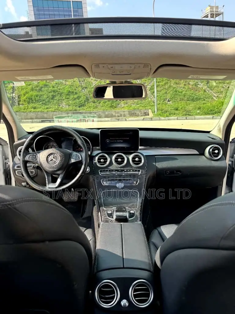 Mercedes-Benz C300 Luxury 4dr AWD 4Matic Sedan (2.0L 4cyl 7A) 2015