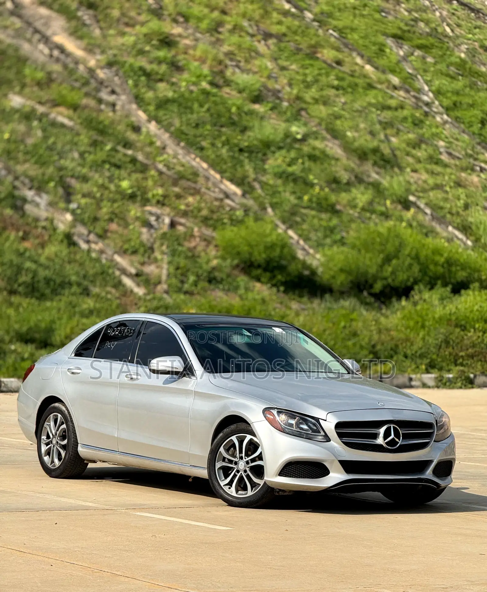 Mercedes-Benz C300 Luxury 4dr AWD 4Matic Sedan (2.0L 4cyl 7A) 2015