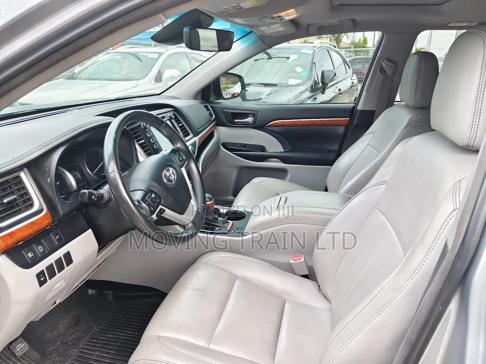 Toyota Highlander XLE 4x4 V6 (3.5L 6cyl 8A) 2018 Silver