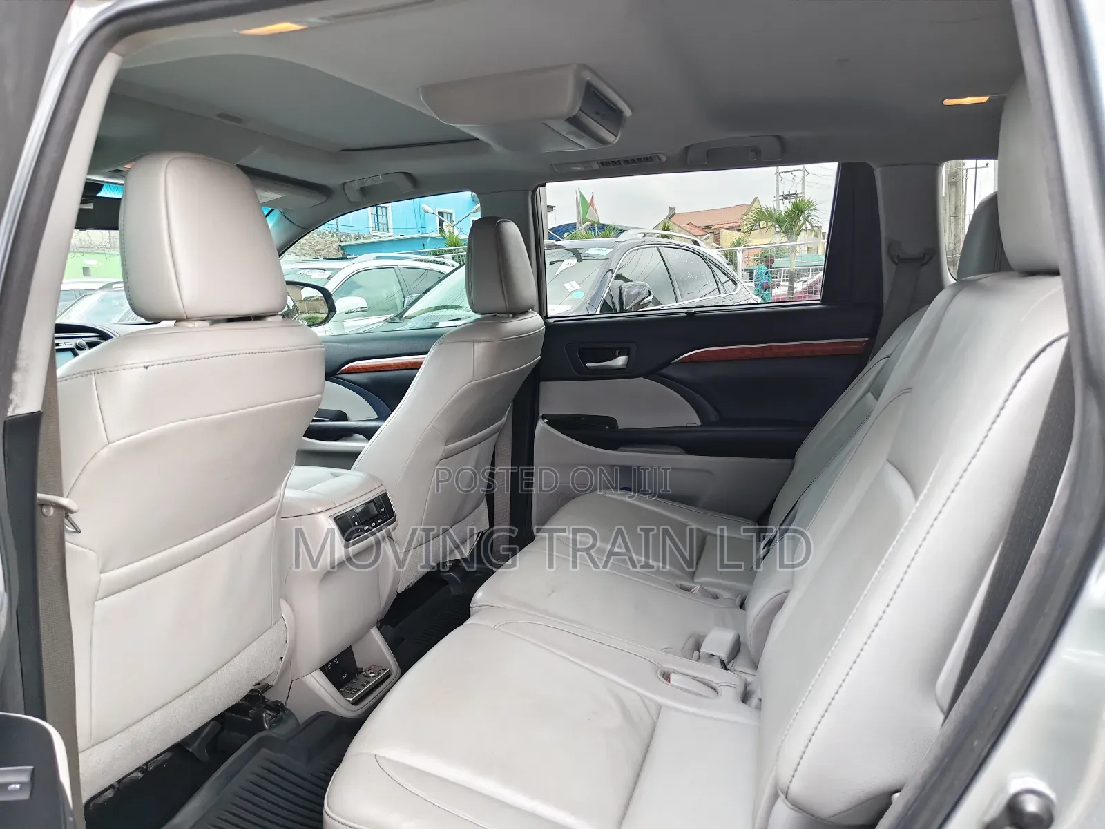 Toyota Highlander XLE 4x4 V6 (3.5L 6cyl 8A) 2018 Silver