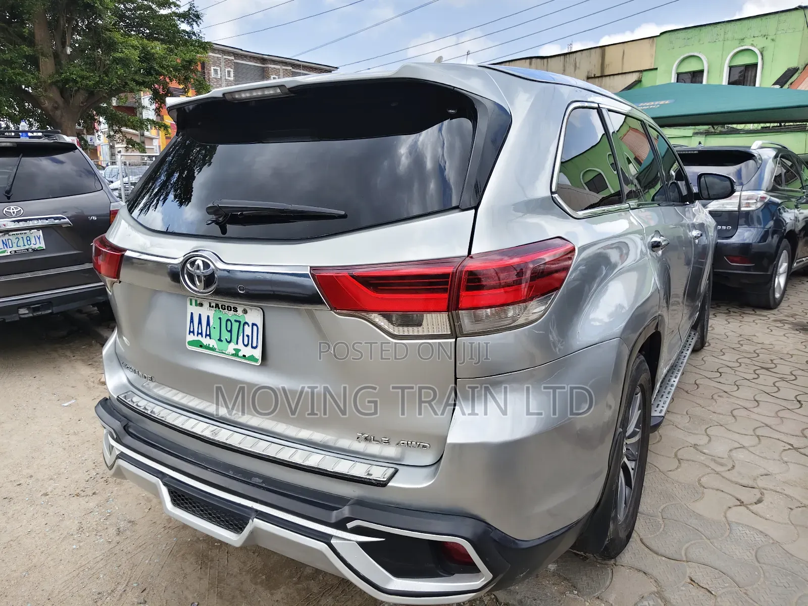 Toyota Highlander XLE 4x4 V6 (3.5L 6cyl 8A) 2018 Silver