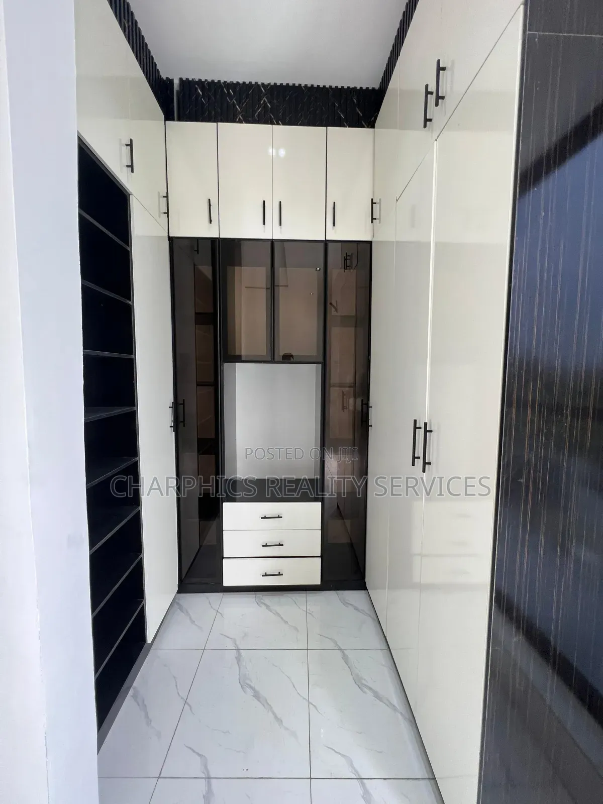 4bdrm Duplex in Lekki Phase 2 for sale
