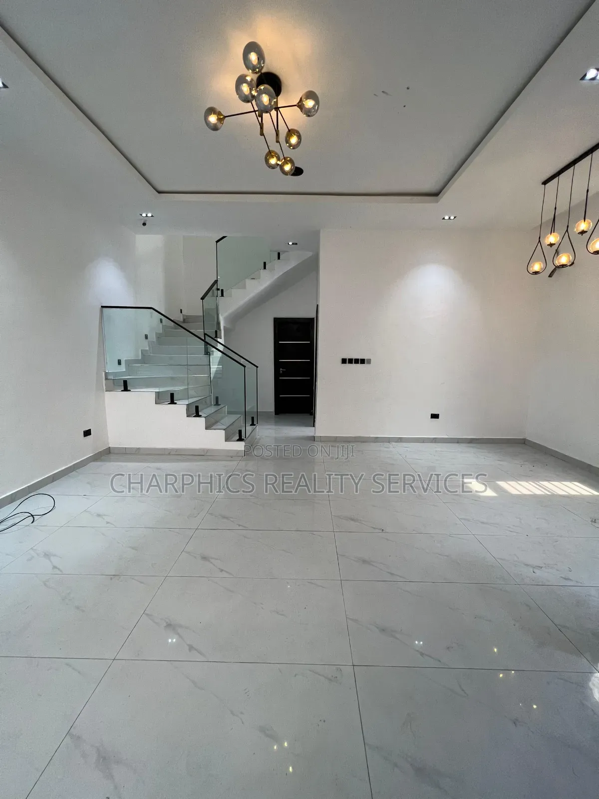 4bdrm Duplex in Lekki Phase 2 for sale