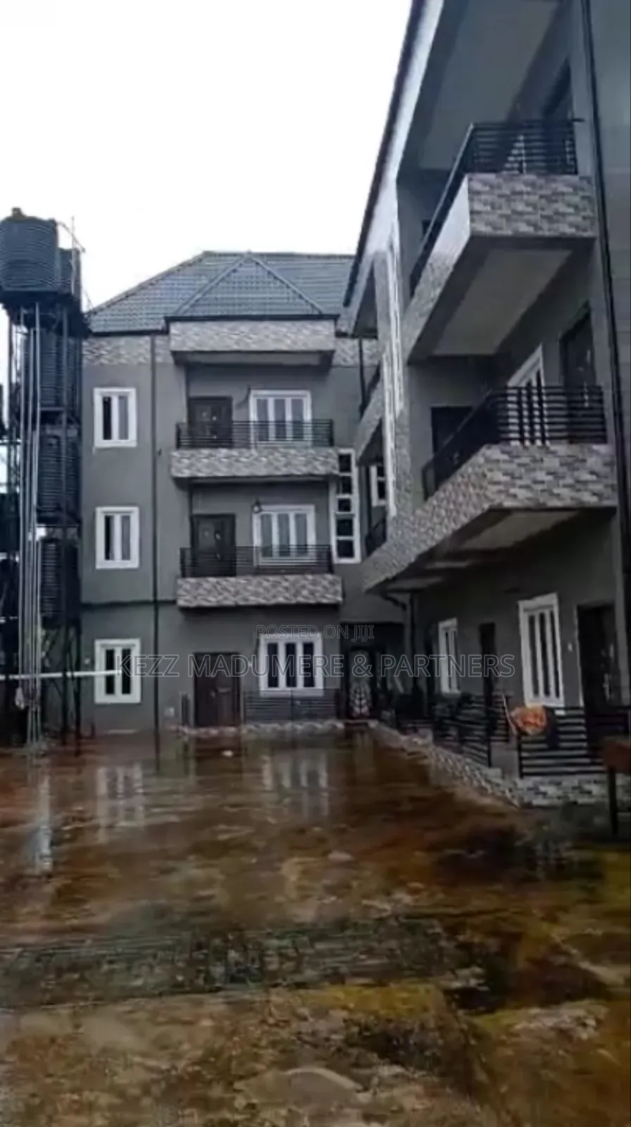 9bdrm Block of Flats in Behind Shoprite, for sale
