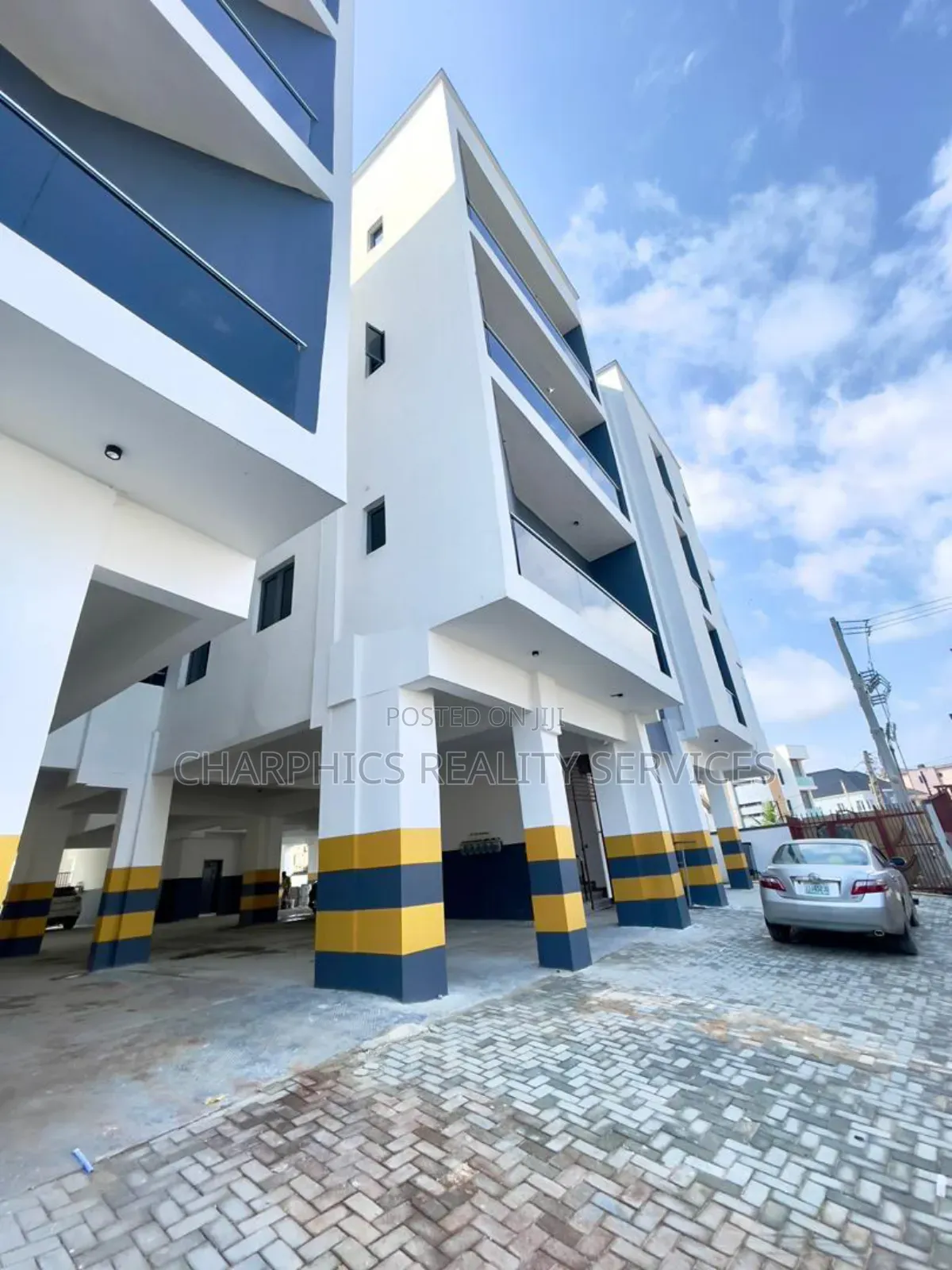 2bdrm Apartment in Lekki Phase 2 for sale