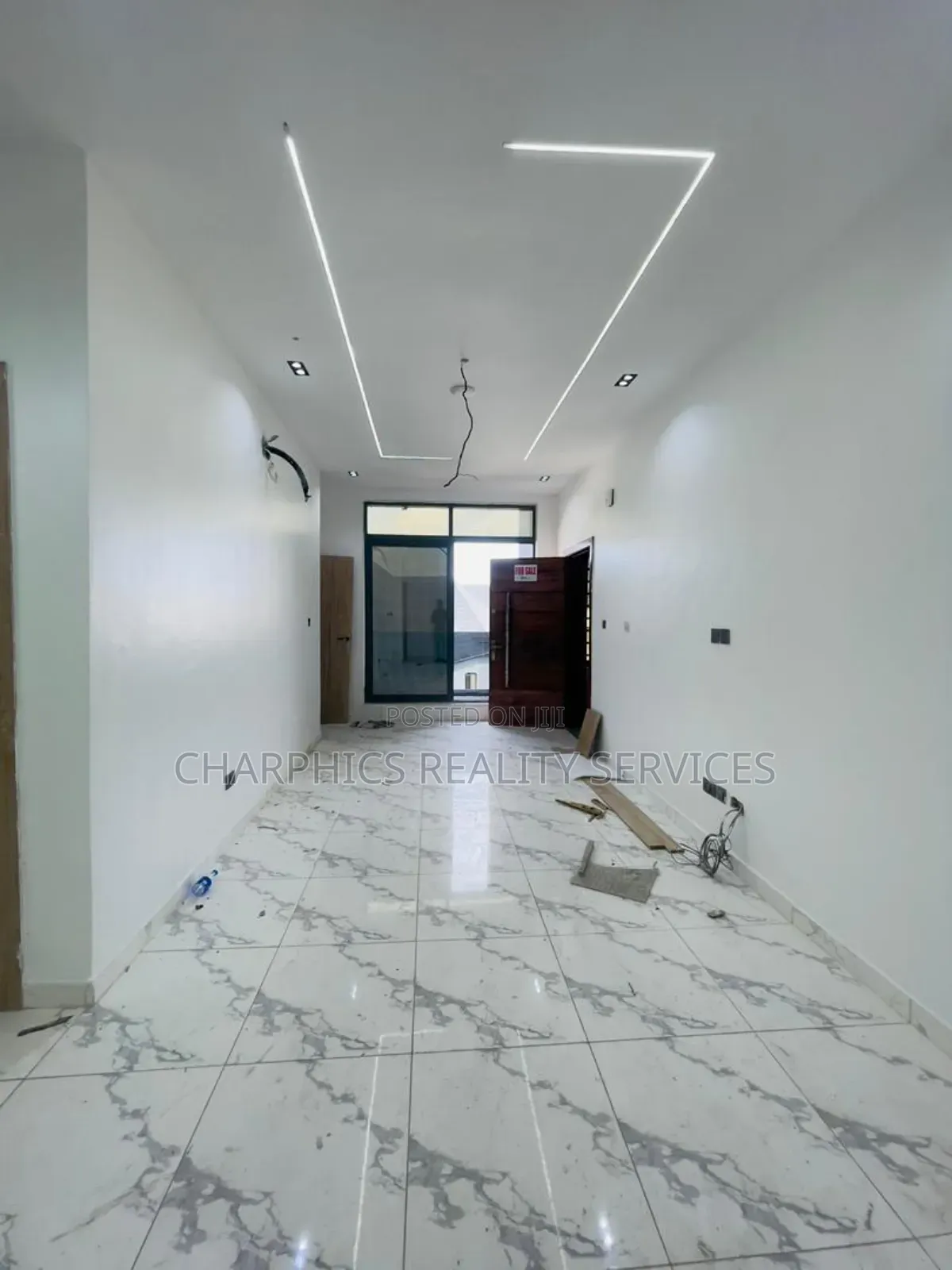 2bdrm Apartment in Lekki Phase 2 for sale