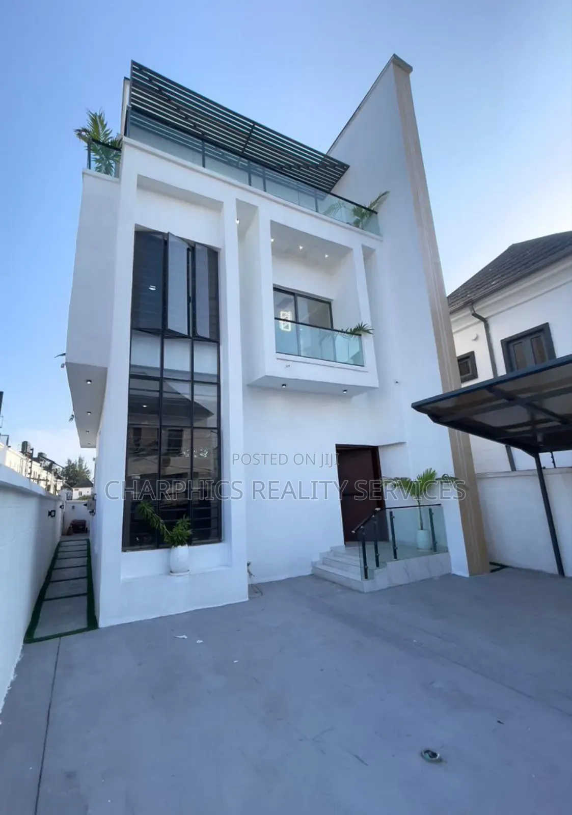 4bdrm Duplex in Ikota for sale