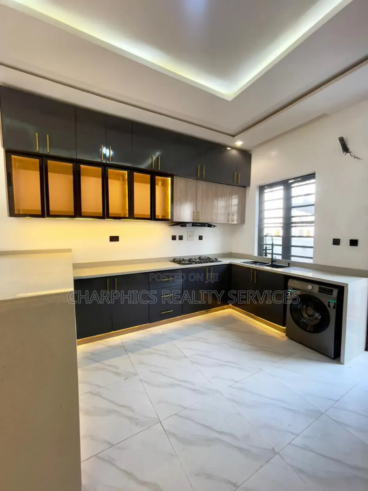4bdrm Duplex in Ikota for sale