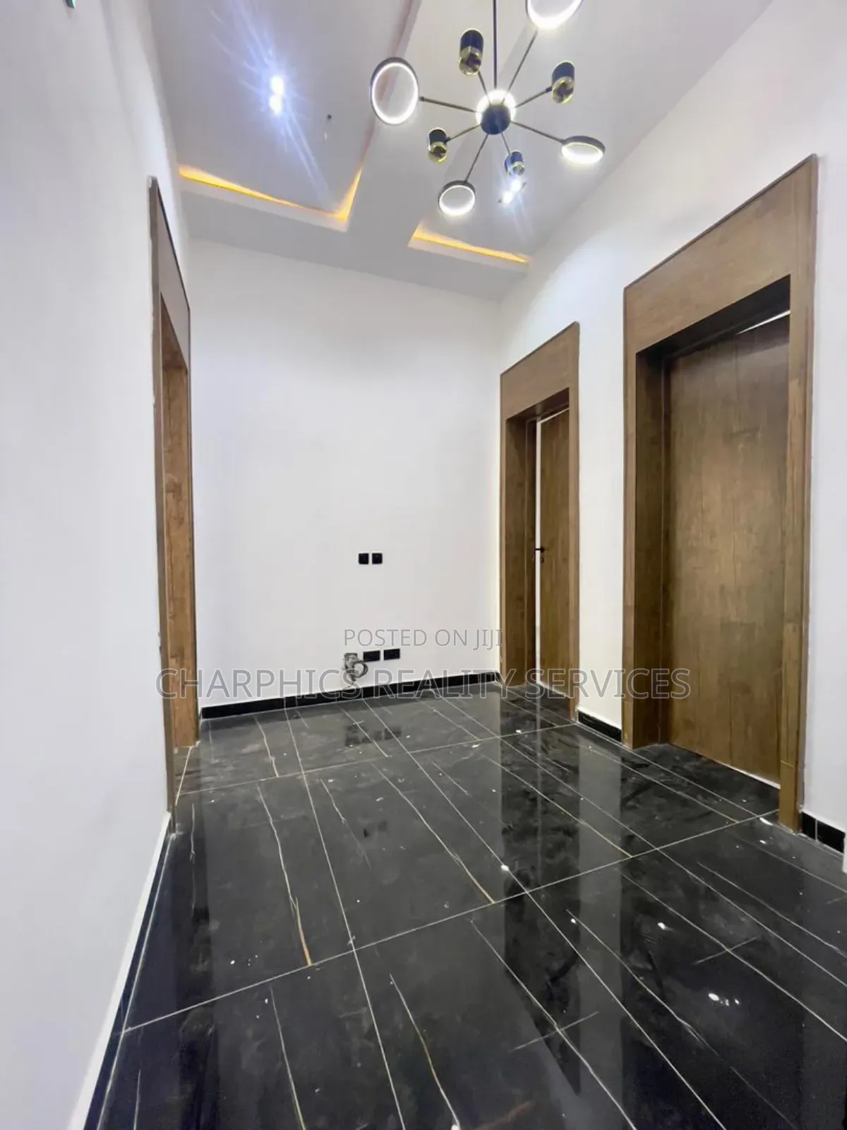 3bdrm Duplex in Ikota for sale