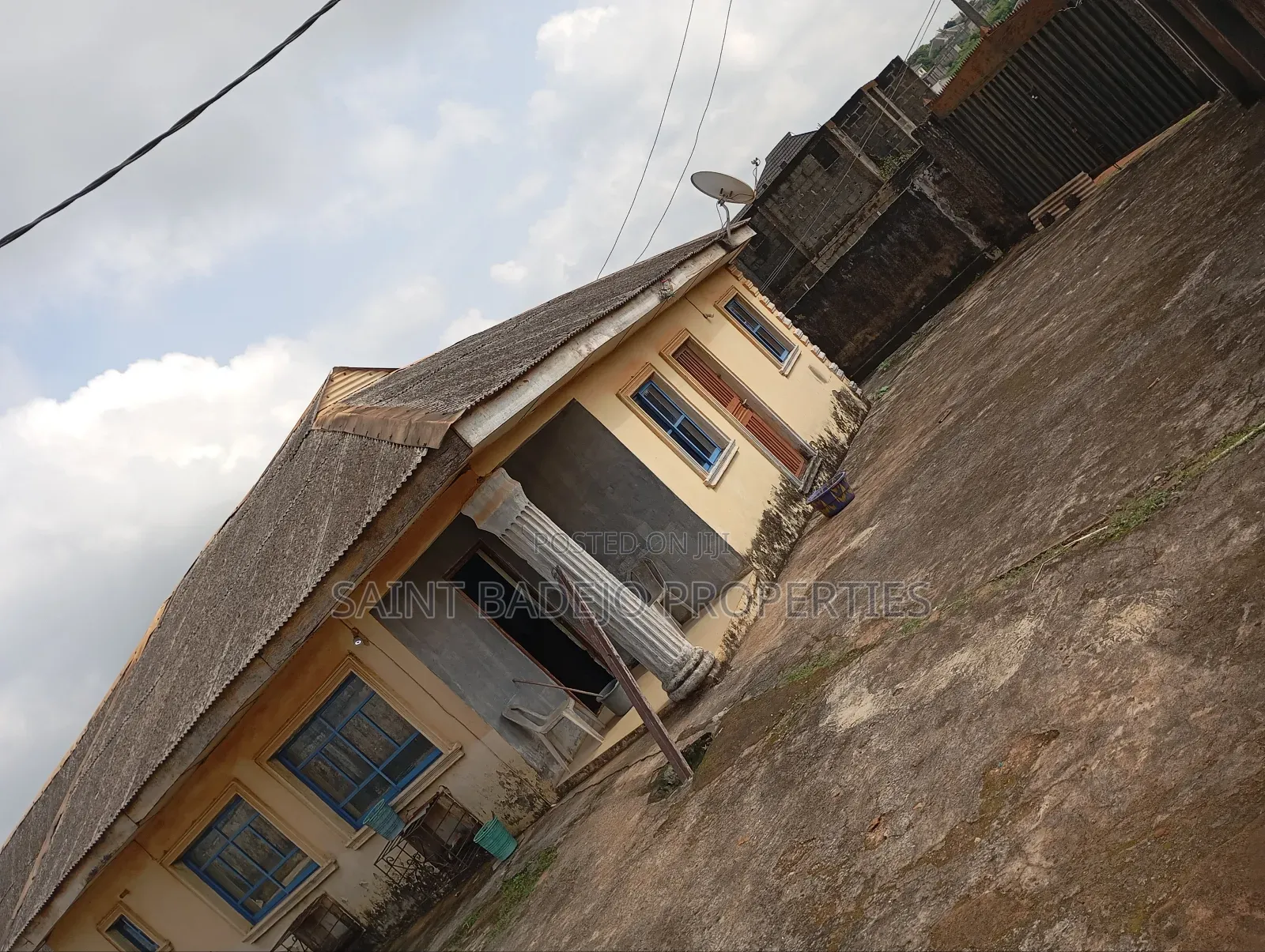 Furnished 8bdrm House in Old Igbalu Road, Gberigbe for sale